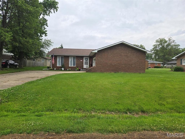 1051 Saint Clair St, Carlyle, IL 62231