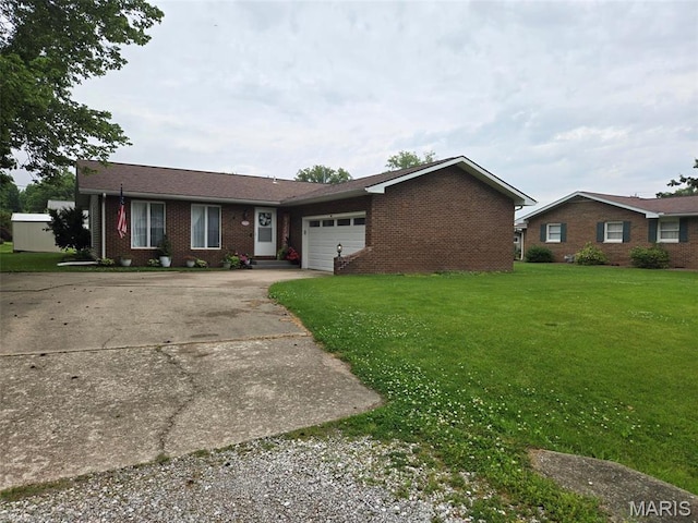 1051 Saint Clair St, Carlyle, IL 62231