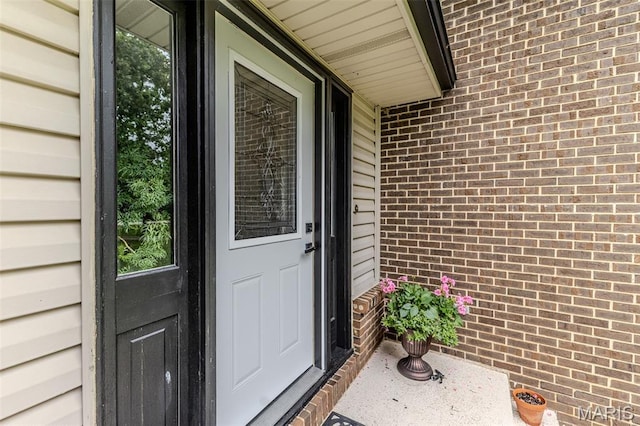 20193 SW Oakwood Dr, Lebanon, MO 65536 - view of exterior entry with brick siding