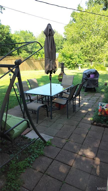 1500 Perryville Rd, Cape Girardeau, MO 63701 - view of patio / terrace featuring outdoor dining area