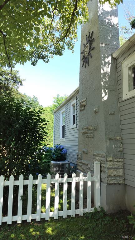 1500 Perryville Rd, Cape Girardeau, MO 63701 - view of property exterior featuring cooling unit