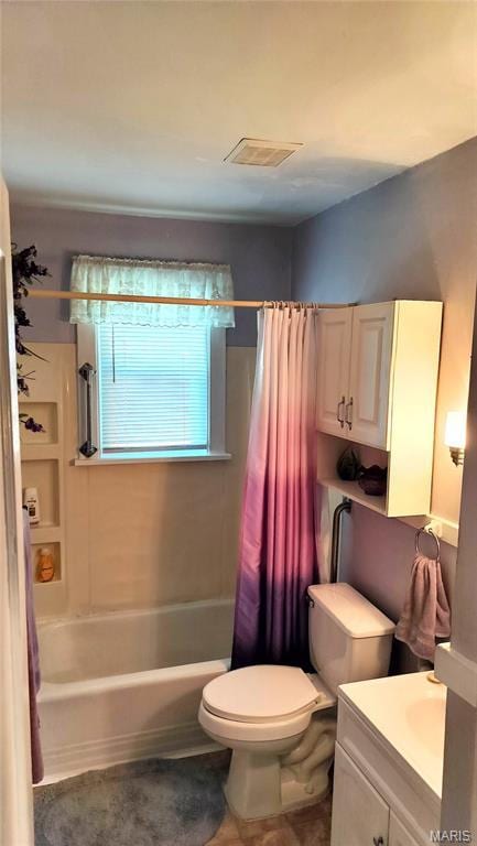 1500 Perryville Rd, Cape Girardeau, MO 63701 - bathroom with vanity, toilet, and shower / bath combo with shower curtain