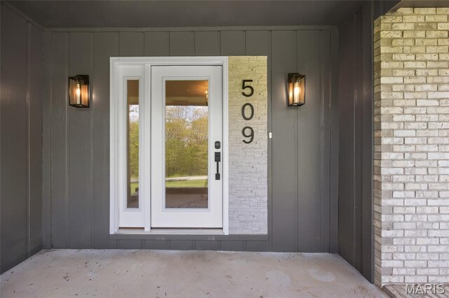 509 Saint Francois Rd, Bonne Terre, MO 63628 - entrance to property with brick siding and board and batten siding