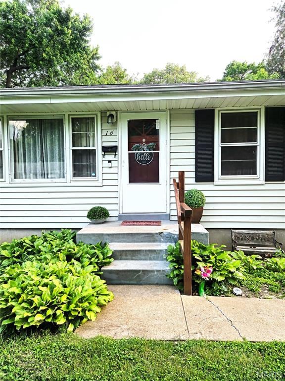 16 Regina Ct, Florissant, MO 63031 - photo 1