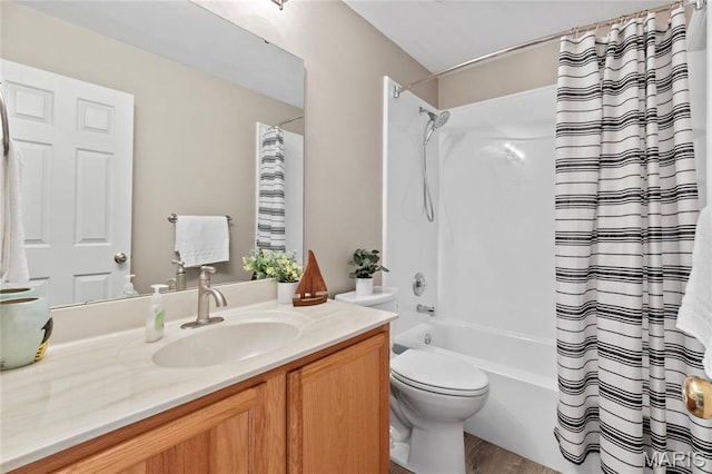 668 Top Notch Ln, Eureka, MO 63025 - bathroom featuring vanity, toilet, shower / tub combo with curtain, and wood finished floors