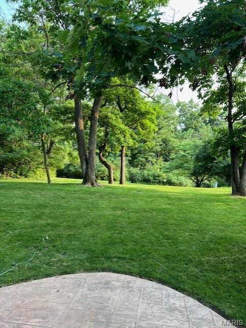 12378 Woodline Dr, Creve Coeur, MO 63141