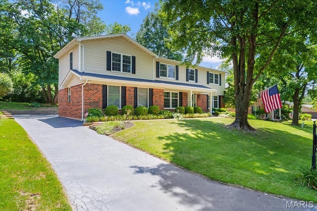 12378 Woodline Dr, Creve Coeur, MO 63141