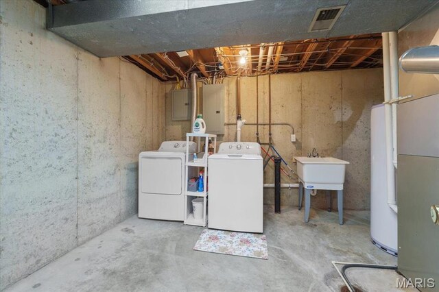 12378 Woodline Dr, Creve Coeur, MO 63141