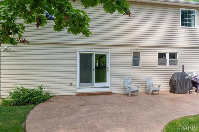 12378 Woodline Dr, Creve Coeur, MO 63141
