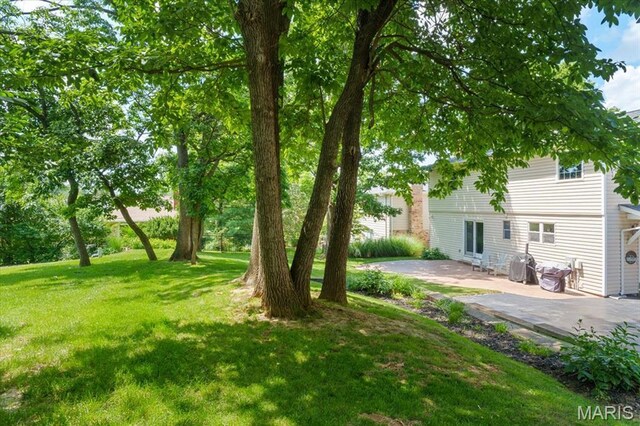12378 Woodline Dr, Creve Coeur, MO 63141
