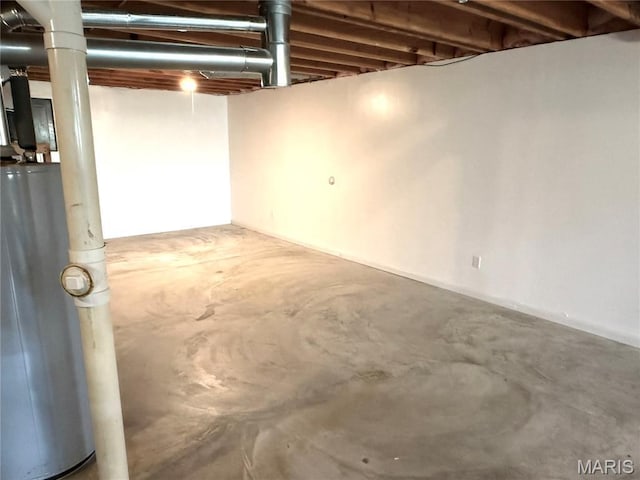 720 Woodridge Heights Ct, Manchester, MO 63011 - unfinished basement featuring water heater