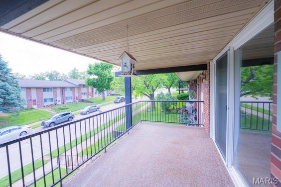 9145 Villaridge Ct H, Unit H, MO 63123 - balcony with a residential view