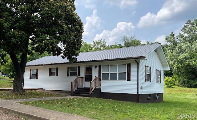 403 E Summit St, Doniphan, MO 63935 - view of front of house featuring a front lawn and metal roof