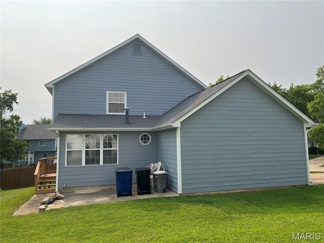 12118 Fahrpark Ln, Saint Louis, MO 63146 - back of house featuring a lawn