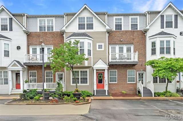 231 W Monroe Ave Unit 205, Saint Louis, MO 63122 - multi unit property featuring brick siding and entry steps