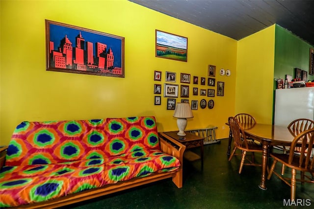 607 Main St, Keyesport, IL 62253 - interior space