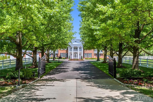 5425 Independence Rd, Weldon Spring, MO 63304 - view of home's community featuring a gate
