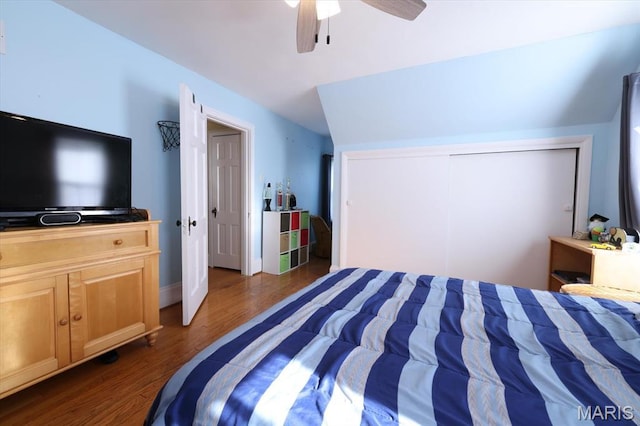 7530 Forest View Dr, Pasadena Park, MO 63121 - bedroom featuring wood finished floors, ceiling fan, and a closet