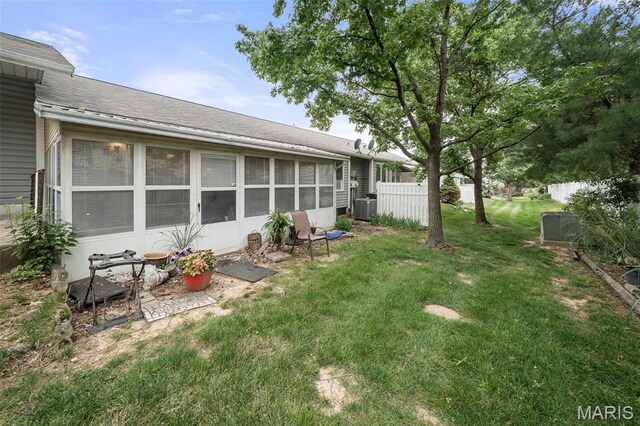 1615 Rosewall Dr Unit C, Saint Charles, MO 63303 - view of yard with a sunroom