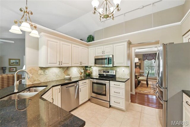 824 Autumn Grove Dr, Ofallon, MO 63366