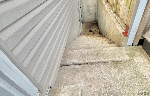 873 White Rd, Montgomery City, MO 63361 - view of staircase