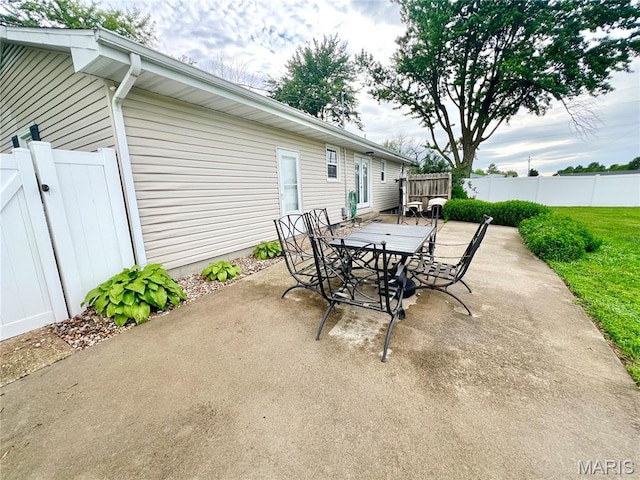 873 White Rd, Montgomery City, MO 63361 - view of patio with outdoor dining area