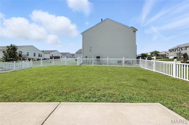 429 Red Coat Trl, Wentzville, MO 63385 - fenced backyard featuring a residential view