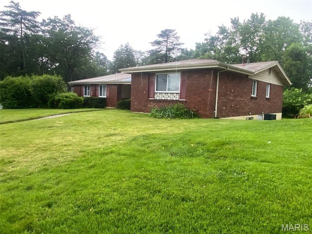 2571 Burchard Dr, Saint Louis, MO 63136 - photo 27