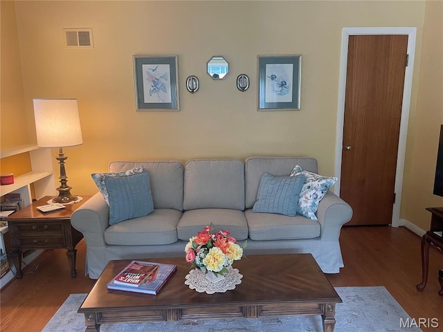 1034 Chelsea Ave, Glendale, MO 63122 - living area with wood finished floors