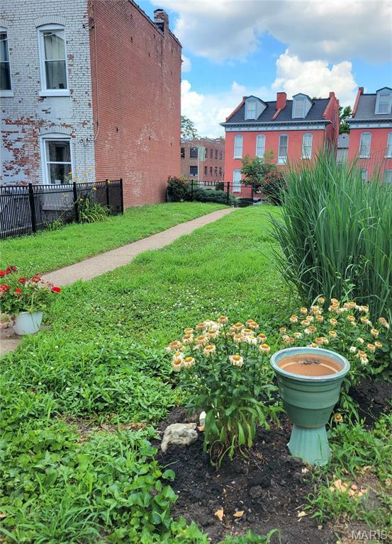 1928 Arsenal St, Saint Louis, MO 63118 - view of yard