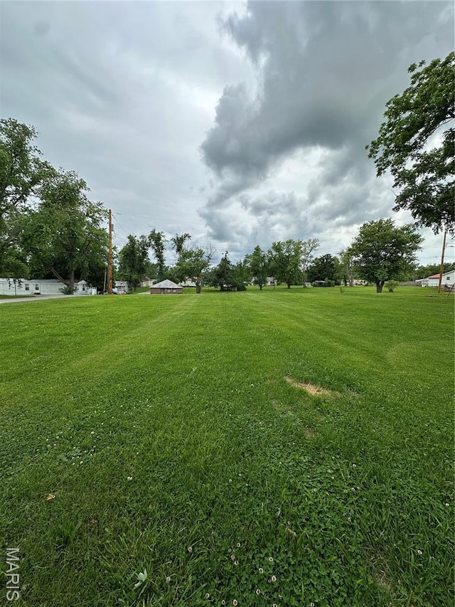 3120 2nd St, Doe Run, MO 63637 - view of grassy yard