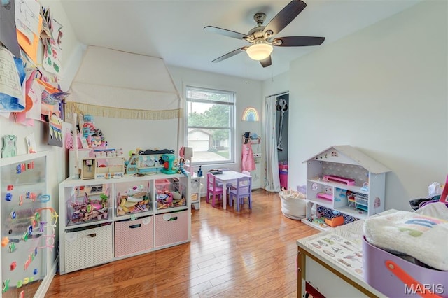 713 Settler Rd, Fenton, MO 63026 - bedroom with wood finished floors and ceiling fan