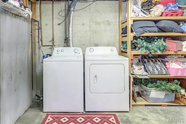 713 Settler Rd, Fenton, MO 63026 - laundry area with independent washer and dryer