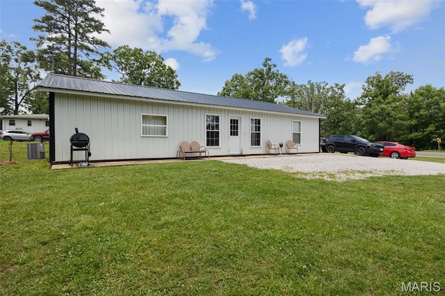 14864 S State Highway 21, Potosi, MO 63664 - view of front of house featuring a front yard and metal roof