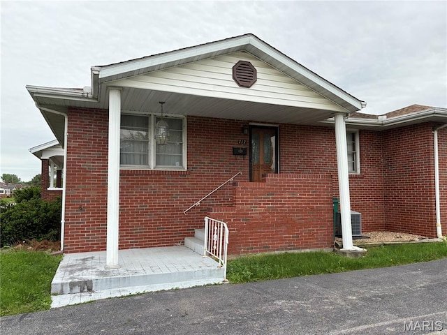 717 N 40th St E, St Louis, IL 62205 - ranch-style home with central AC and brick siding