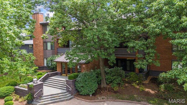 155 N Hanley Rd Unit 207, Saint Louis, MO 63105