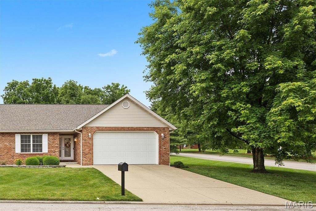 7620 Baxter Dr, Belleville, IL 62223 - photo 1