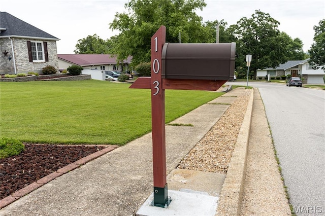 103 Woodland Ln, Saint Robert, MO 65584 - view of green lawn