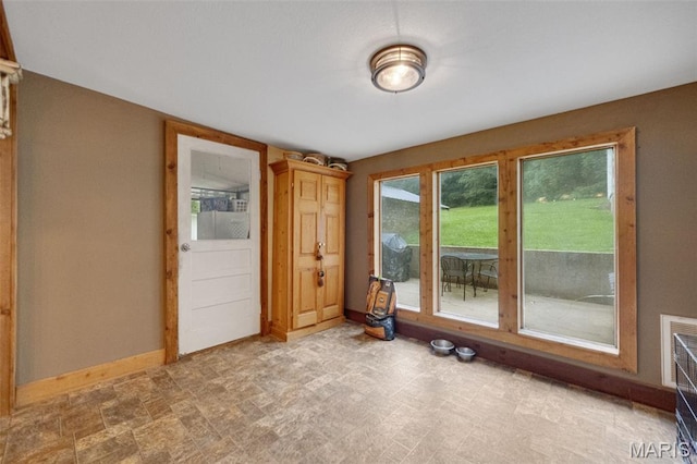 19185 Highway Hwy, Arcadia, MO 63621 - unfurnished room featuring baseboards