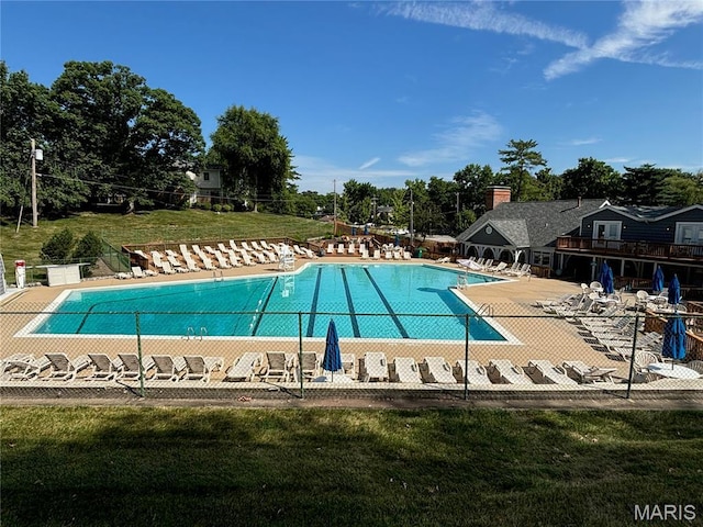 9179 N Swan Cir, Brentwood, MO 63144 - community pool with a patio area