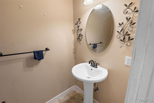 806 Erika Leigh Ct, Caseyville, IL 62232 - bathroom featuring tile patterned flooring and baseboards