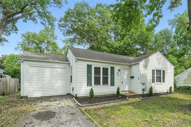 260 S Hartnett Ave, Saint Louis, MO 63135 - ranch-style house featuring a garage and driveway