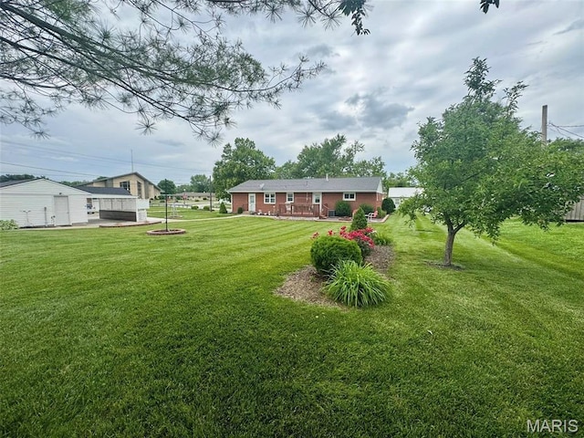 115 Park St, Monroe City, MO 63456 - view of green lawn