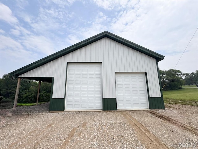 3581 Eagle Crest Dr, Palmyra, MO 63461 - garage with a garage