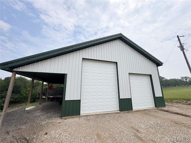 3581 Eagle Crest Dr, Palmyra, MO 63461 - garage featuring a detached garage