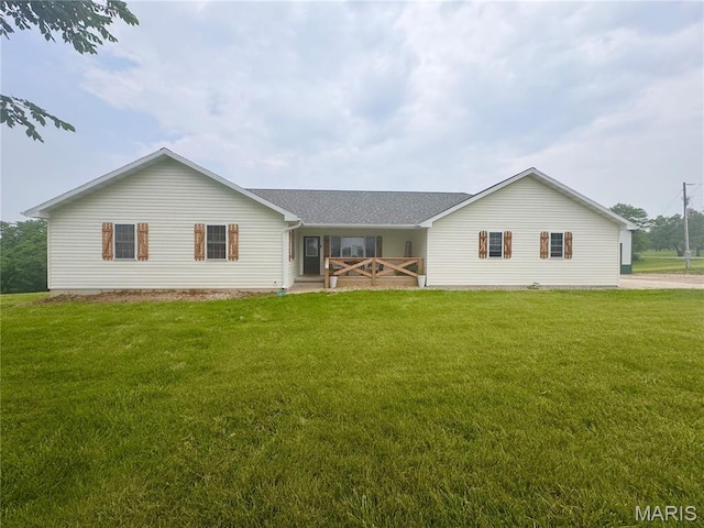 3581 Eagle Crest Dr, Palmyra, MO 63461 - back of property featuring a yard