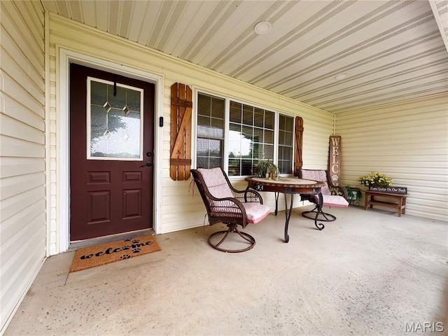 3581 Eagle Crest Dr, Palmyra, MO 63461 - entrance to property with a porch