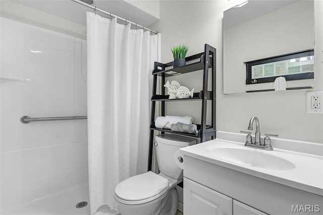 1385 Mallard Ln, Florissant, MO 63031 - bathroom featuring vanity and a shower with curtain