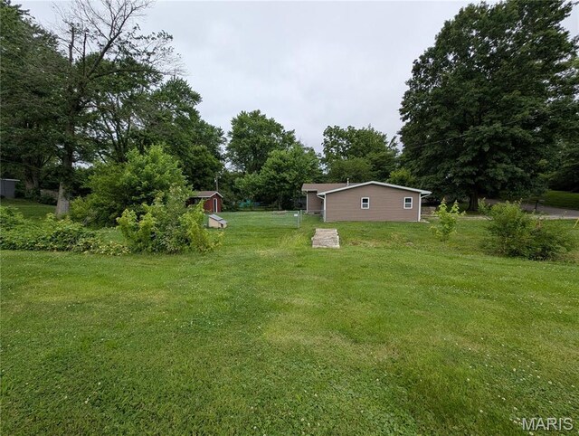 326 S Elm St, Bethalto, IL 62010 - view of grassy yard