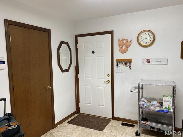 12702 Crestview Ln, Trenton, IL 62293